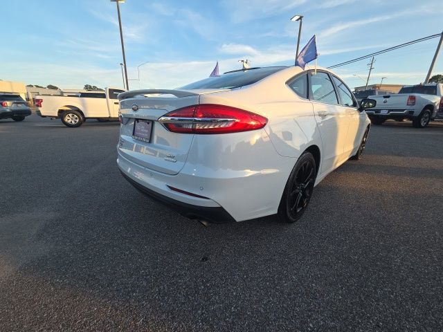 Certified 2020 Ford Fusion SE w/ Equipment Group 151A FWD image 8