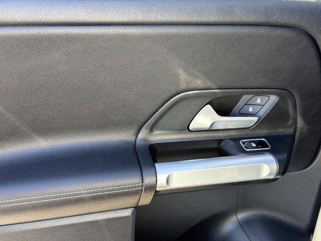 Used 2022 Mercedes-Benz GLB 250 image 19