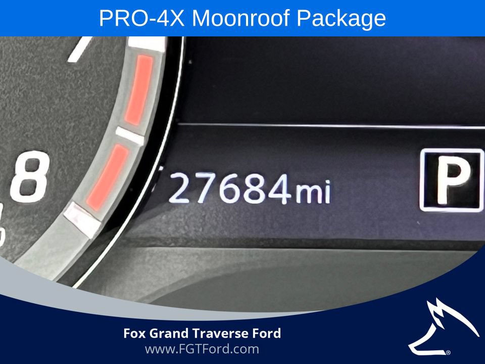 Used 2022 Nissan Titan PRO-4X w/ Pro-4x Convenience Package AWD/4WD image 8
