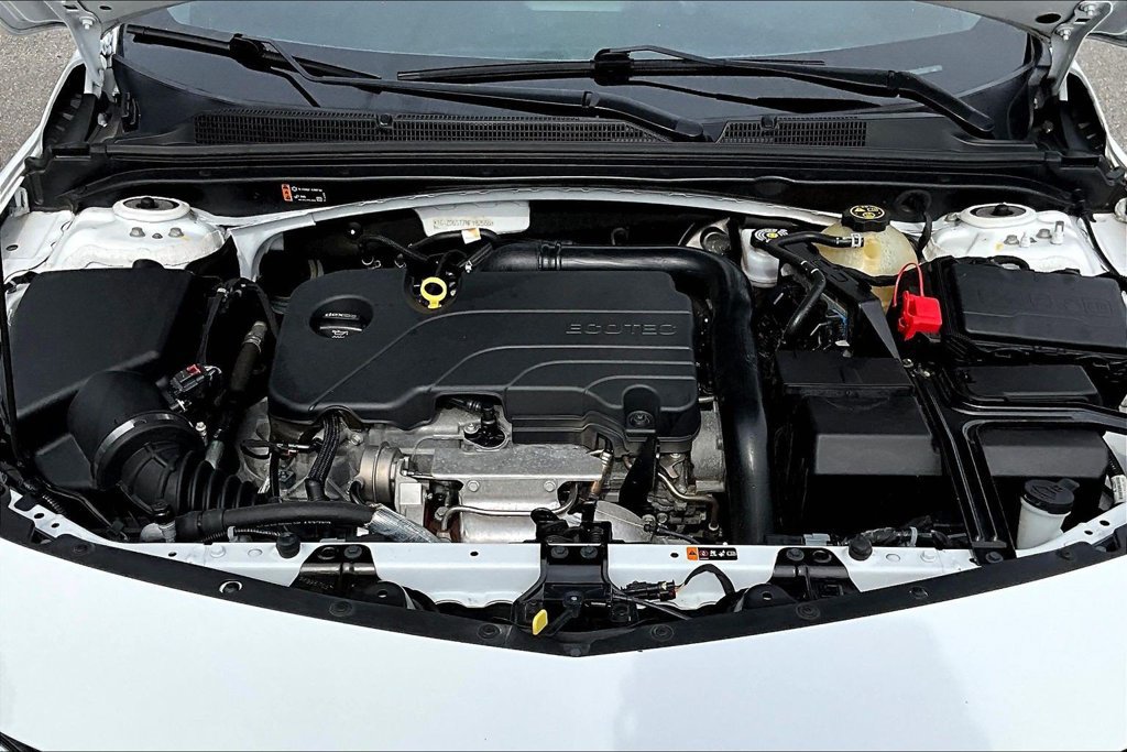 Used 2022 Chevrolet Malibu LT FWD image 32