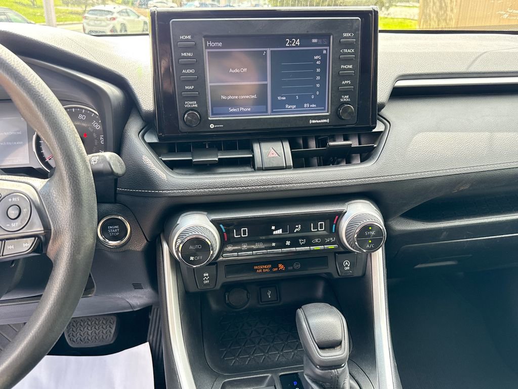 Used 2021 Toyota RAV4 XLE AWD/4WD image 18