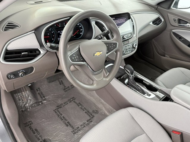 Used 2024 Chevrolet Malibu LT FWD image 9
