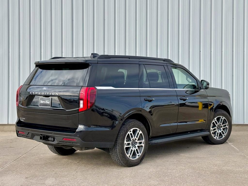 Certified 2025 Ford Expedition Active AWD/4WD image 6