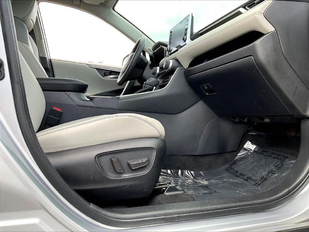 Used 2022 Toyota RAV4 Limited AWD/4WD image 37
