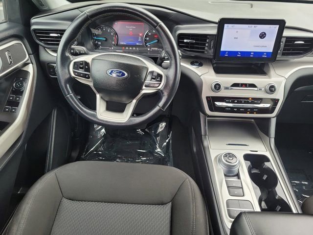 Certified 2023 Ford Explorer XLT RWD image 15