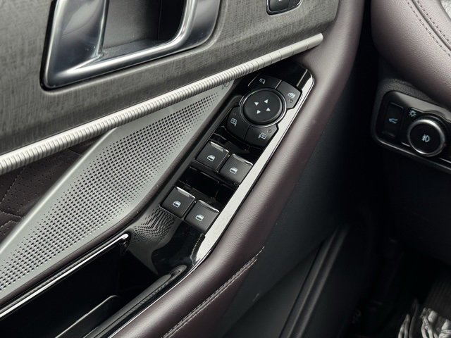 Certified 2025 Ford Explorer Platinum w/ Ultimate Package image 32