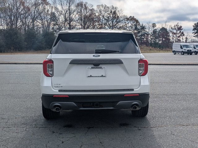Certified 2022 Ford Explorer XLT w/ Equipment Group 202A image 4