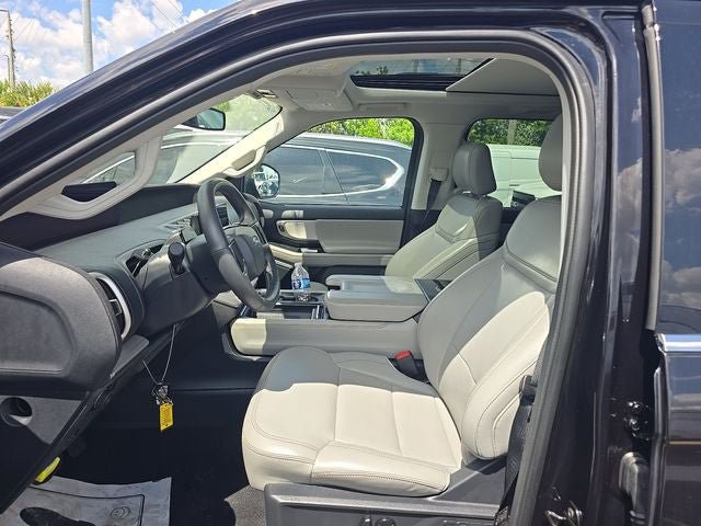 Certified 2025 Ford Expedition Active AWD/4WD image 7