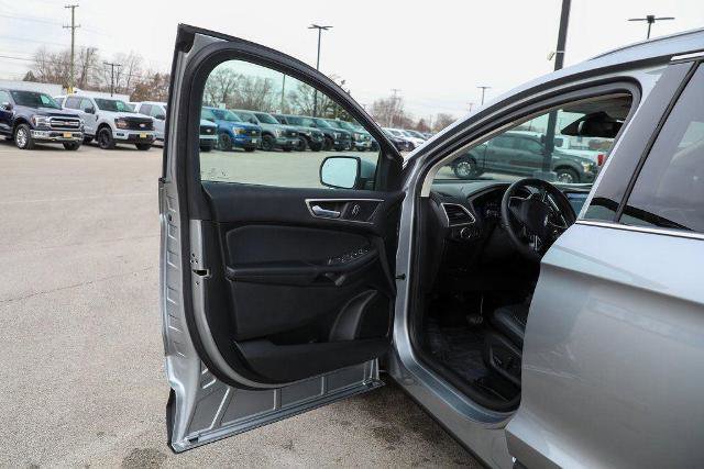 Certified 2024 Ford Edge SEL w/ Convenience Package image 17