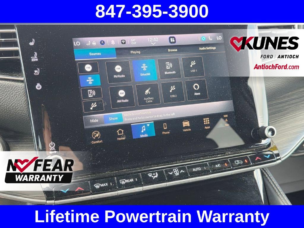 Used 2024 Jeep Wagoneer L Series II w/ Flexible Seating Group AWD/4WD image 61