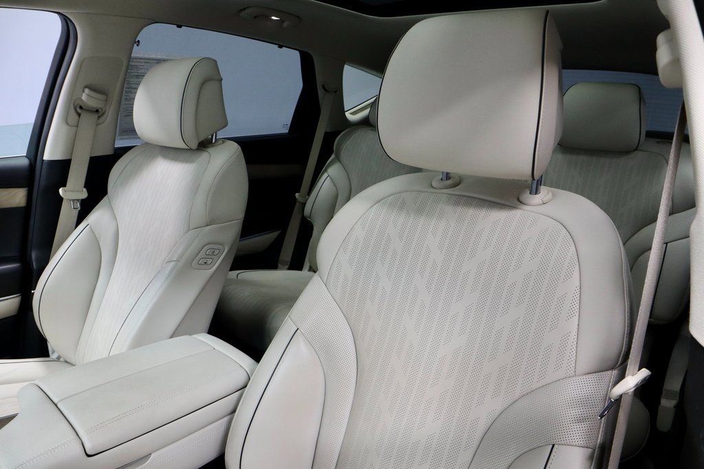 Used 2023 Genesis GV80 3.5T Advanced + w/ Winter Weather Package image 30