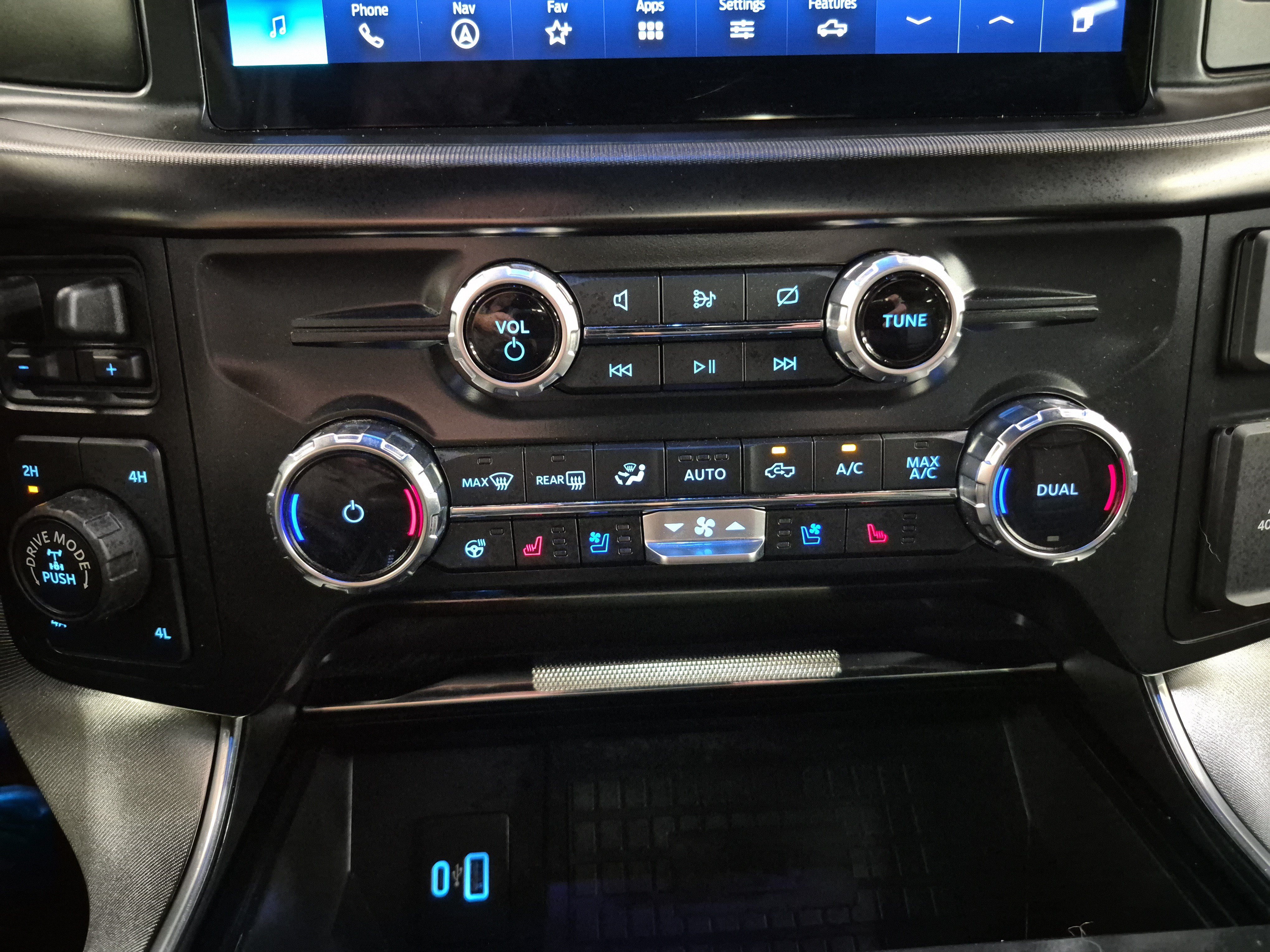 Certified 2022 Ford F150 Platinum AWD/4WD image 35