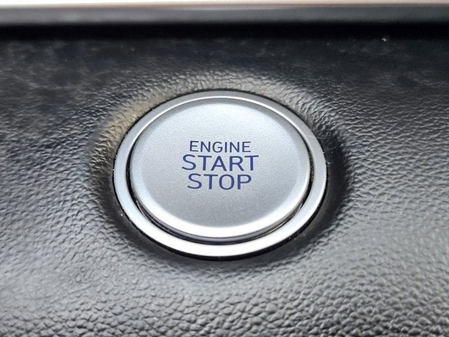 Used 2023 Hyundai Elantra SEL image 19