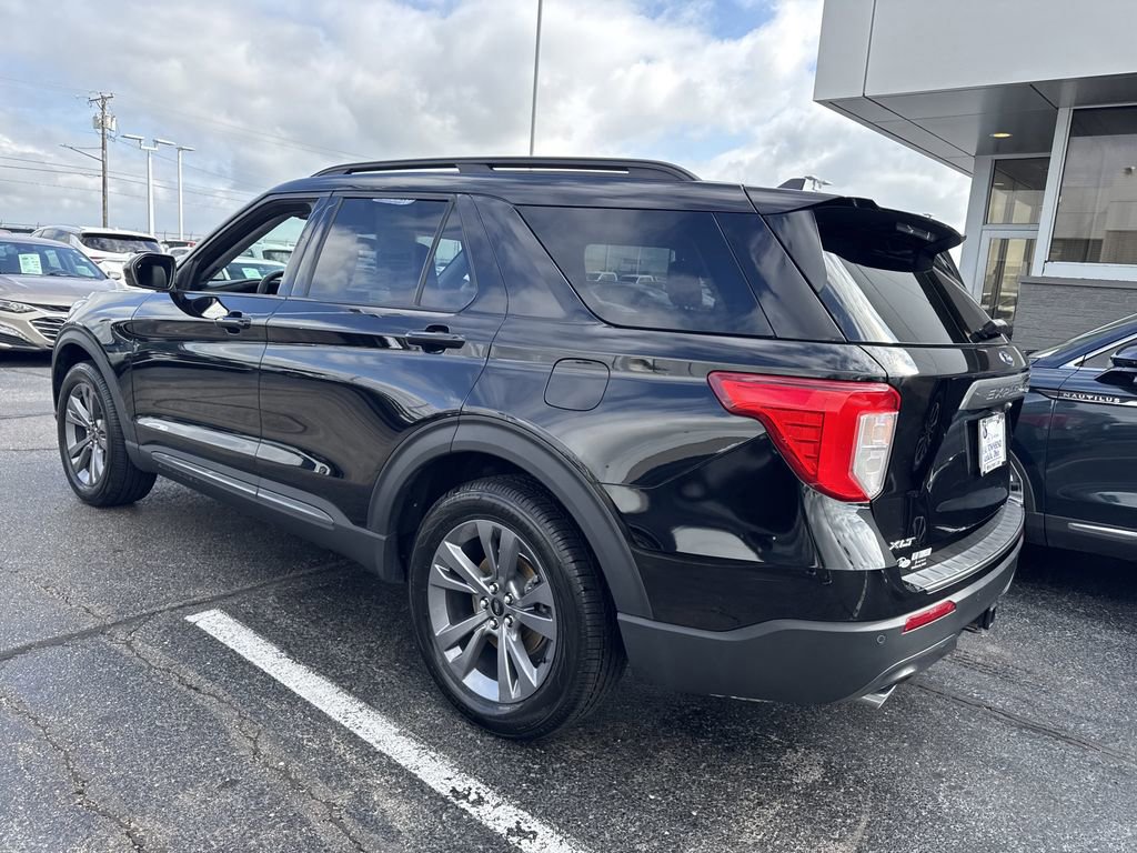 Certified 2022 Ford Explorer XLT w/ Equipment Group 202A image 5