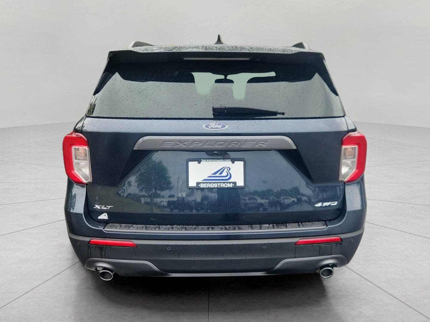 Certified 2023 Ford Explorer XLT w/ Equipment Group 202A AWD/4WD image 8