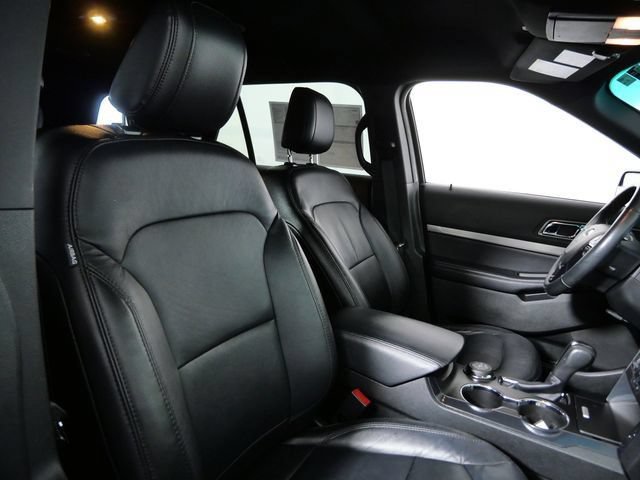 Certified 2018 Ford Explorer XLT w/ Equipment Group 202A AWD/4WD image 11