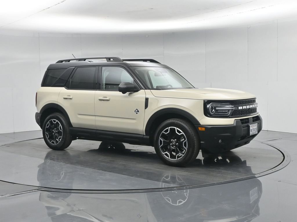 Certified 2025 Ford Bronco Sport Outer Banks w/ Outer Banks Tech Package+ AWD/4WD image 26