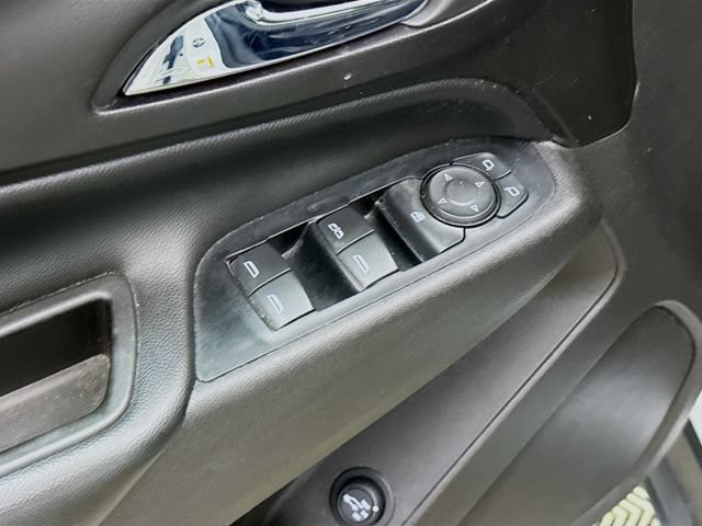 Used 2019 Chevrolet Equinox LT FWD image 17