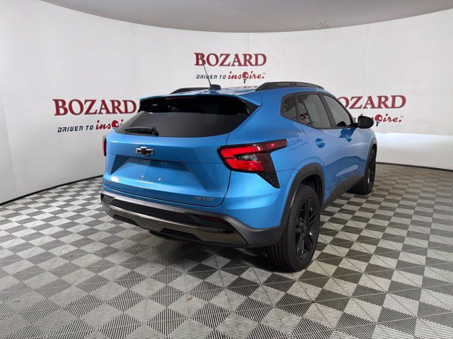 Used 2025 Chevrolet Trax ACTIV w/ Sunroof Package FWD image 11