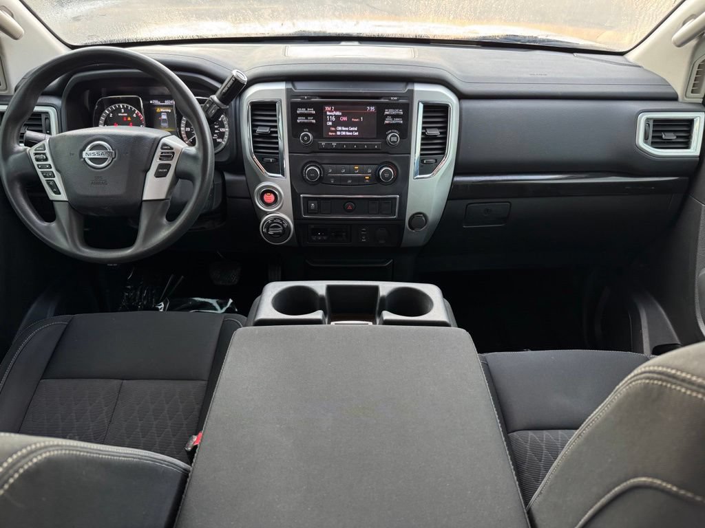 Used 2018 Nissan Titan SV AWD/4WD image 11