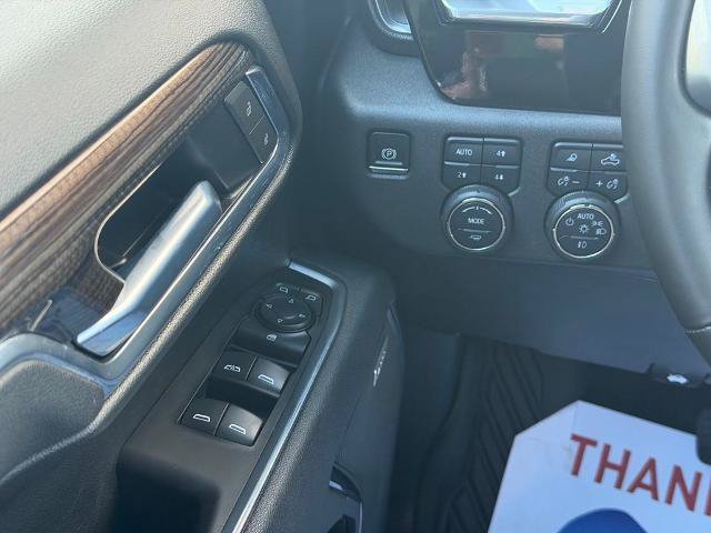 Used 2025 Chevrolet Silverado 1500 LT Trail Boss w/ Convenience Package II AWD/4WD image 19