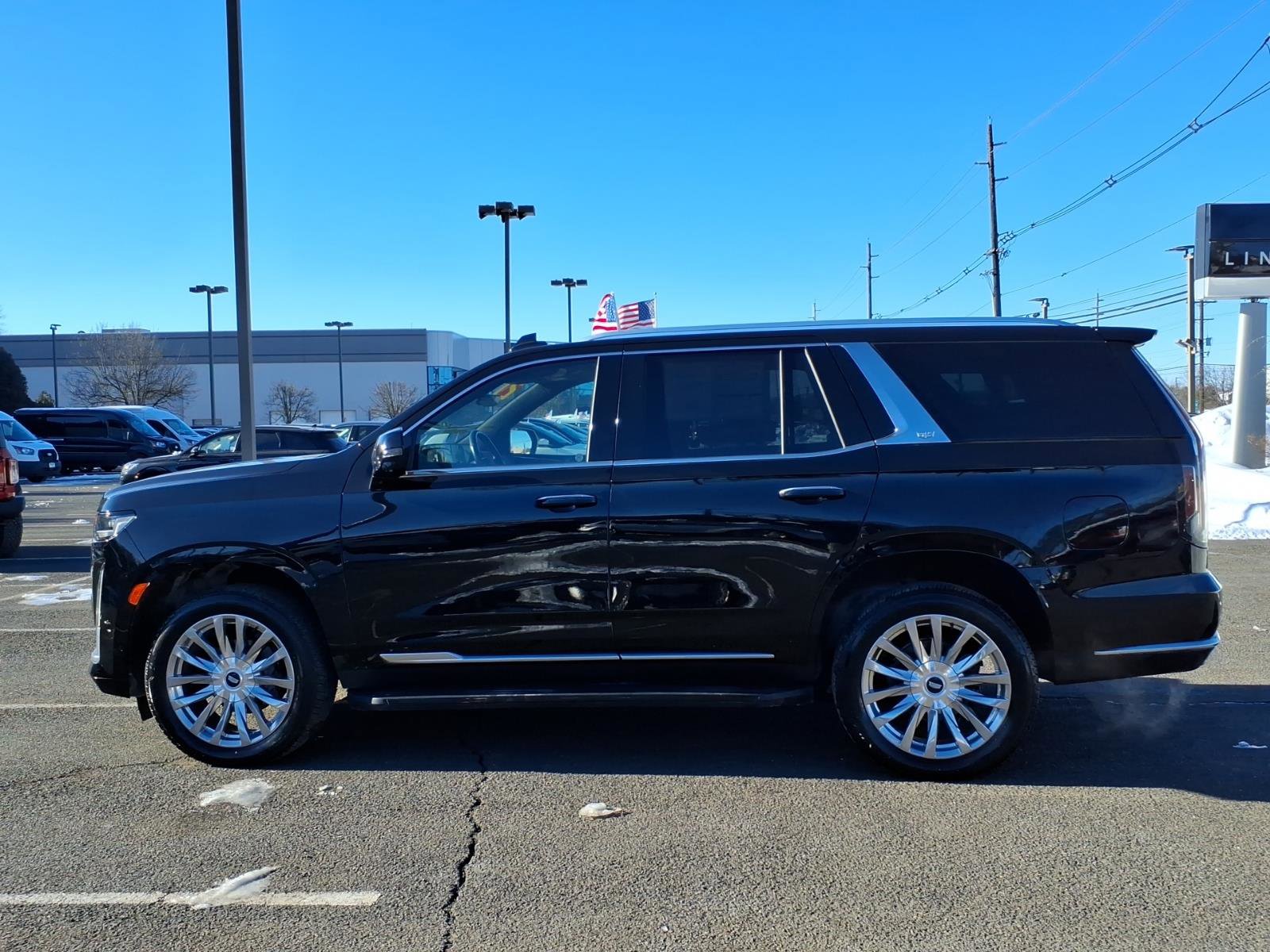 Used 2021 Cadillac Escalade Premium Luxury w/ Performance Package image 4