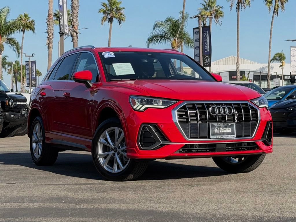 Used 2025 Audi Q3 2.0T Premium AWD/4WD image 2
