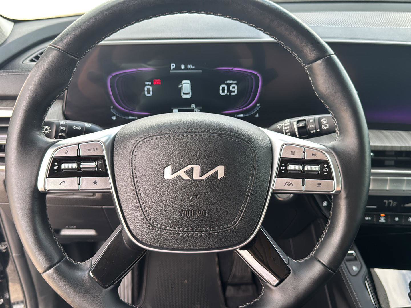 Used 2025 Kia Telluride EX image 18