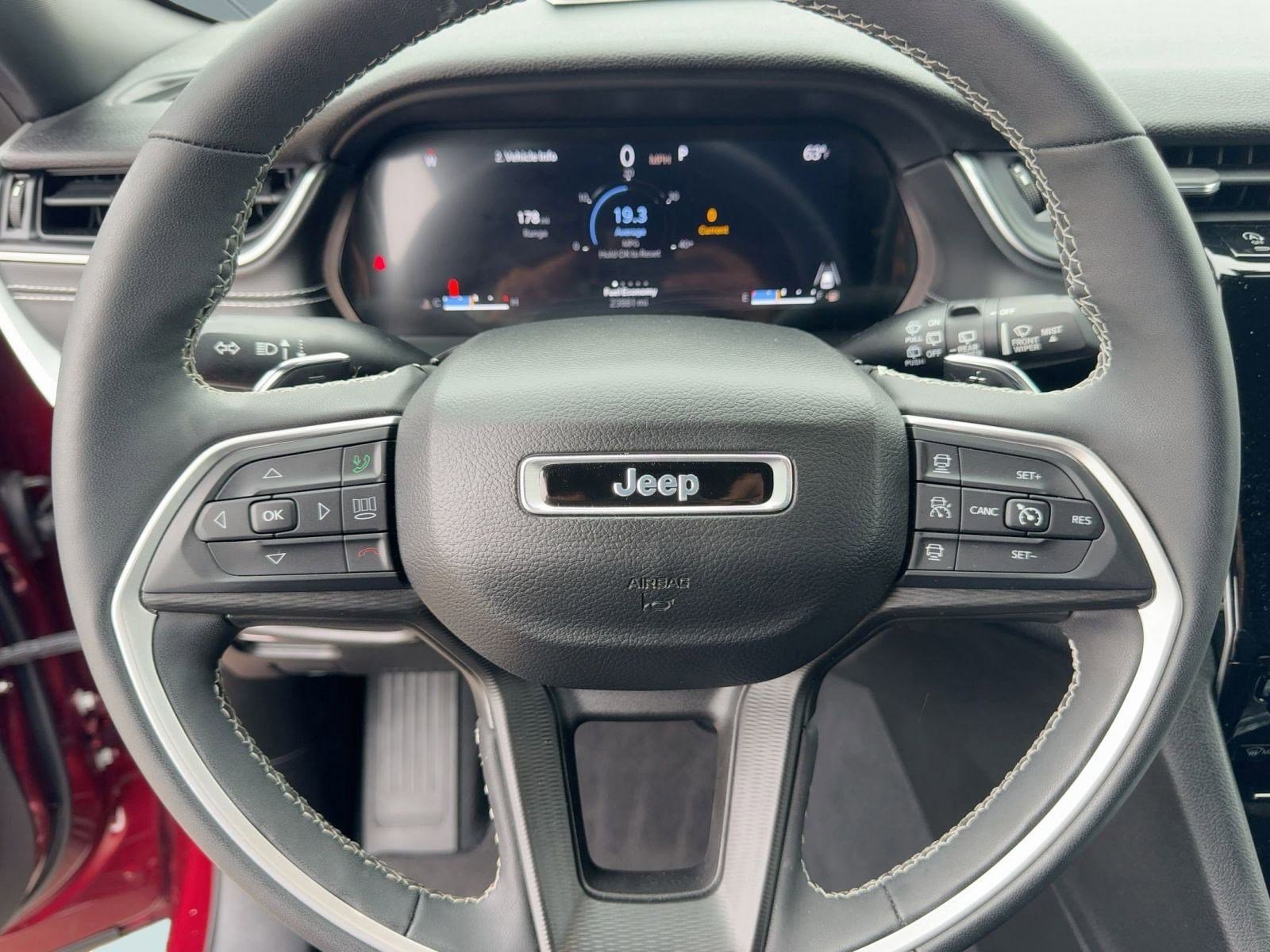 Used 2023 Jeep Grand Cherokee Altitude image 15