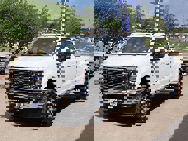 Certified 2022 Ford F350 Lariat w/ Lariat Ultimate Package AWD/4WD image 2