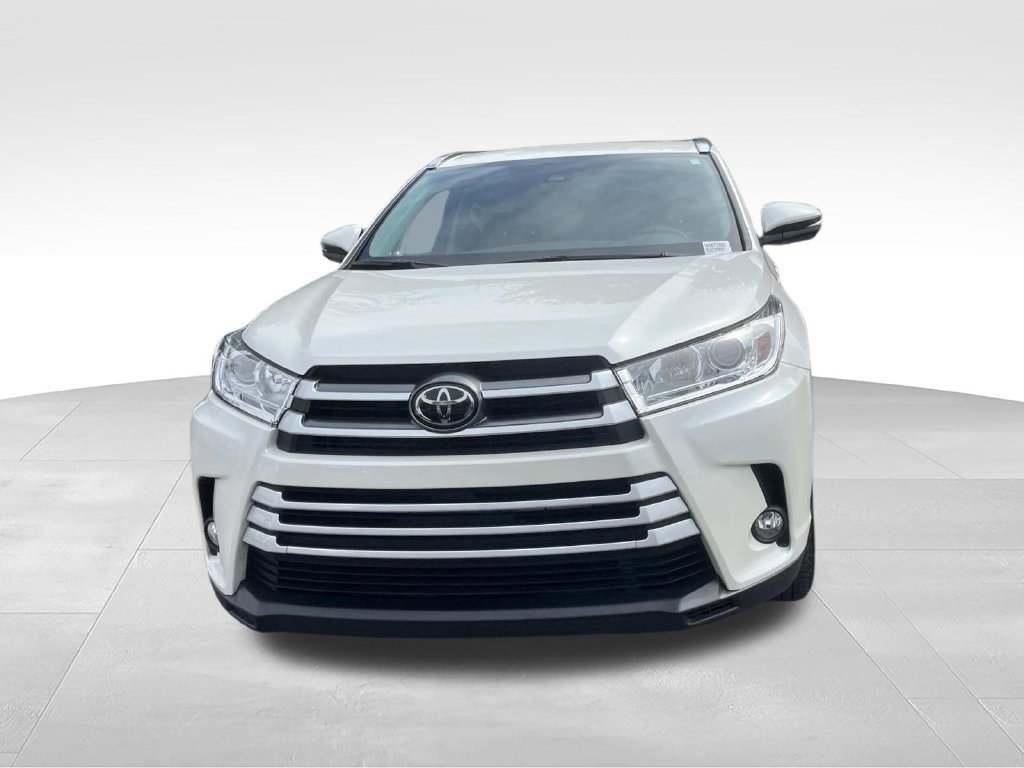 Used 2019 Toyota Highlander XLE FWD image 10