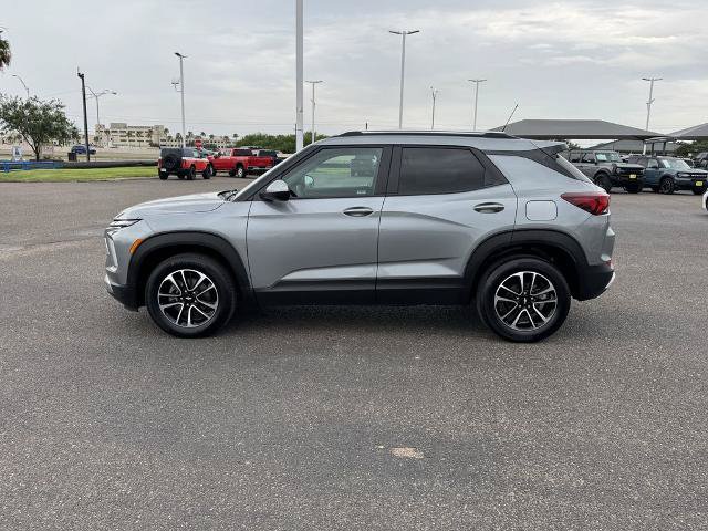 Used 2025 Chevrolet TrailBlazer LT AWD/4WD image 7