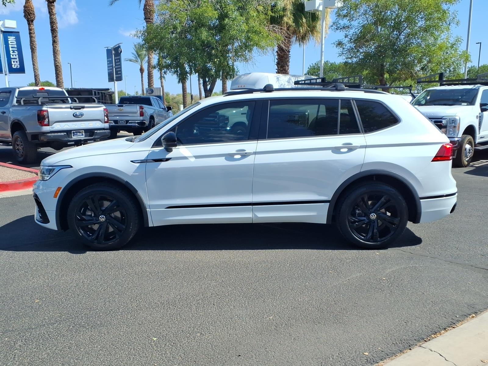 Used 2024 Volkswagen Tiguan SE R-Line FWD image 7