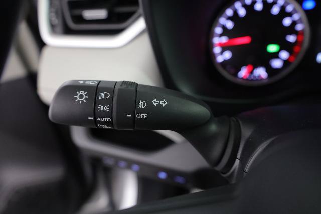 Used 2022 Toyota RAV4 XLE Premium AWD/4WD image 13