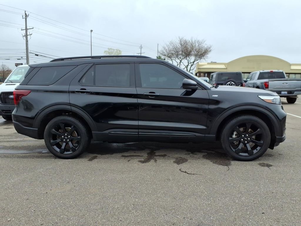Certified 2023 Ford Explorer ST-Line AWD/4WD image 6