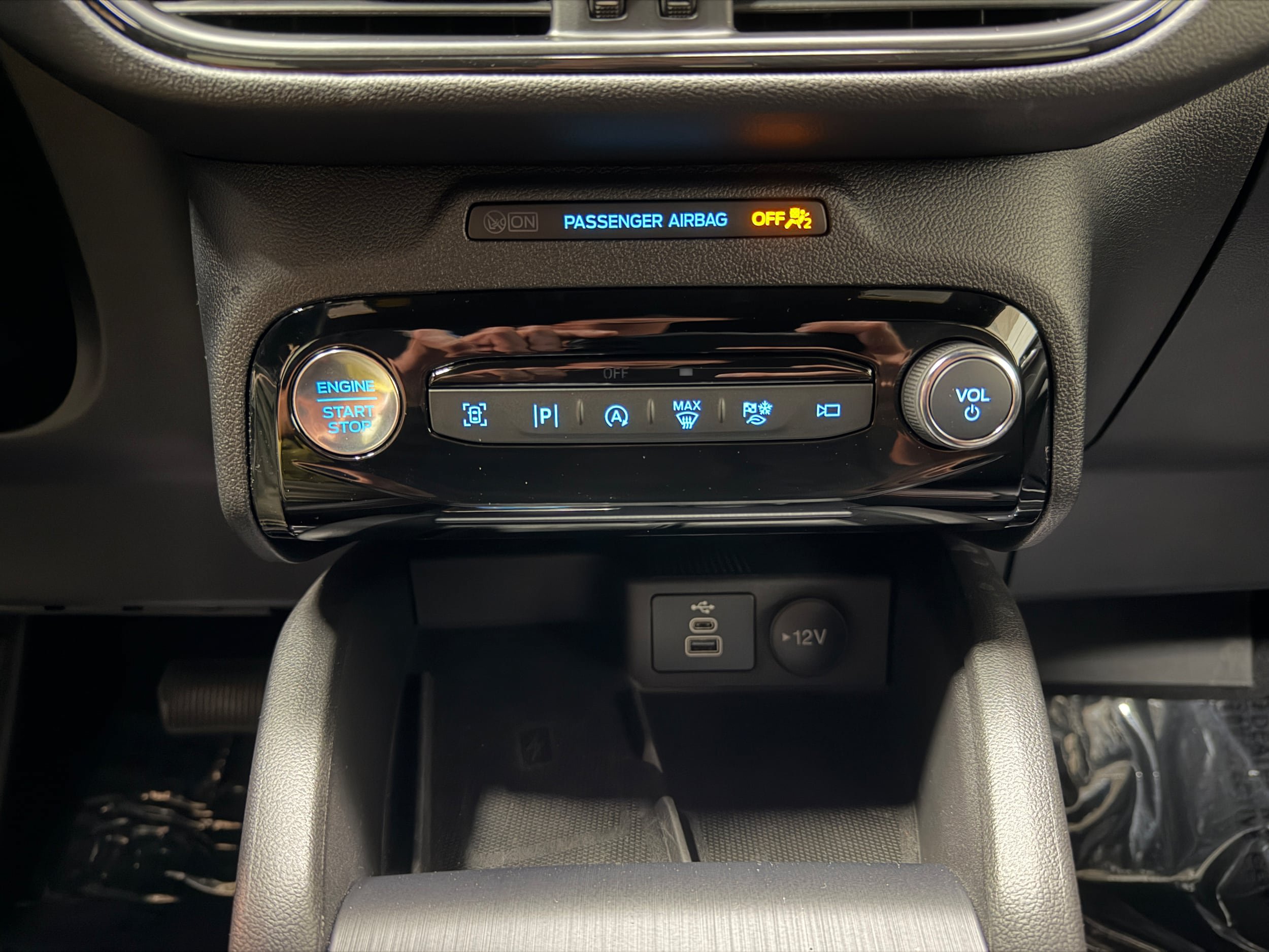 Certified 2025 Ford Escape ST-Line Elite w/ Premium Technology Package AWD/4WD image 22