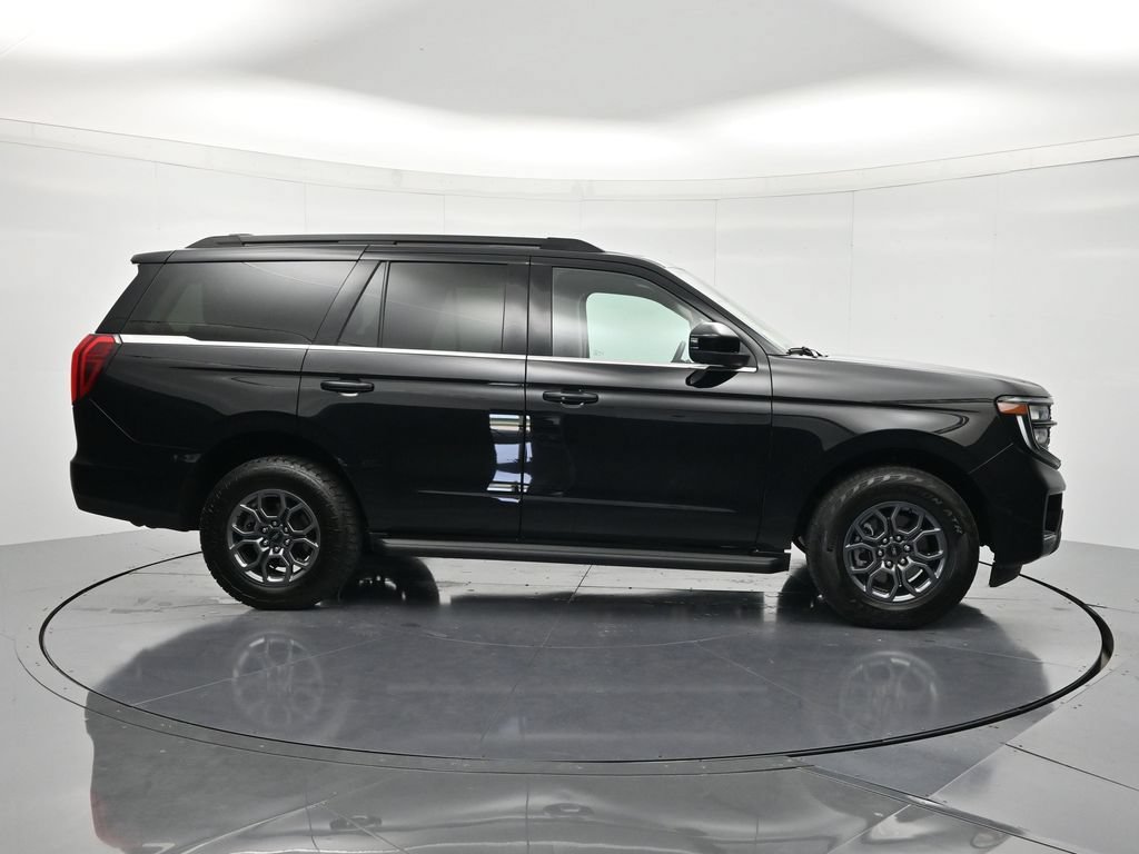 Certified 2025 Ford Expedition Active AWD/4WD image 4
