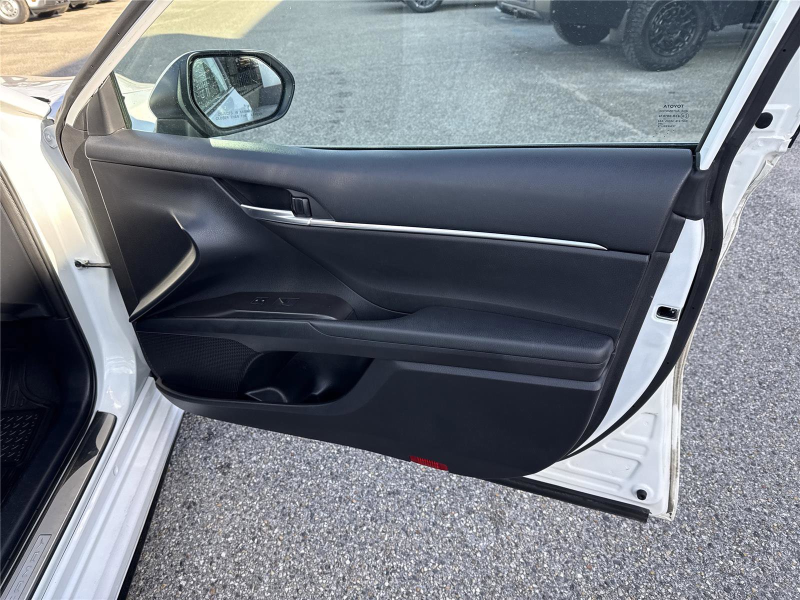 Used 2024 Toyota Camry SE image 51