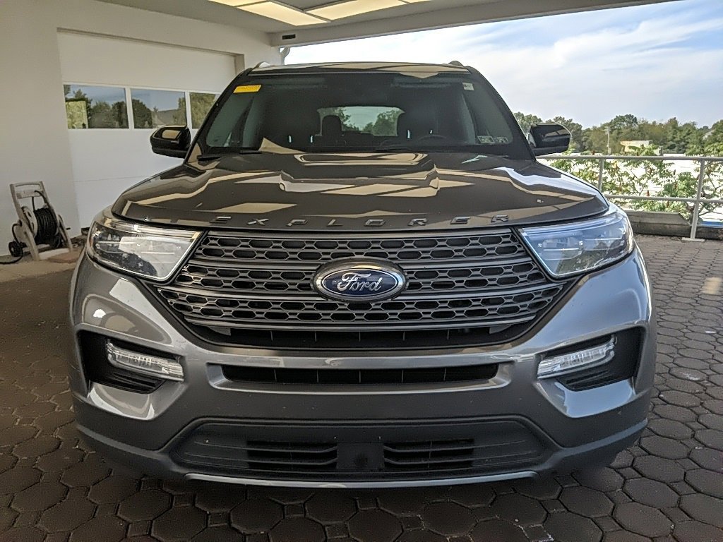 Certified 2022 Ford Explorer XLT w/ Equipment Group 202A image 8