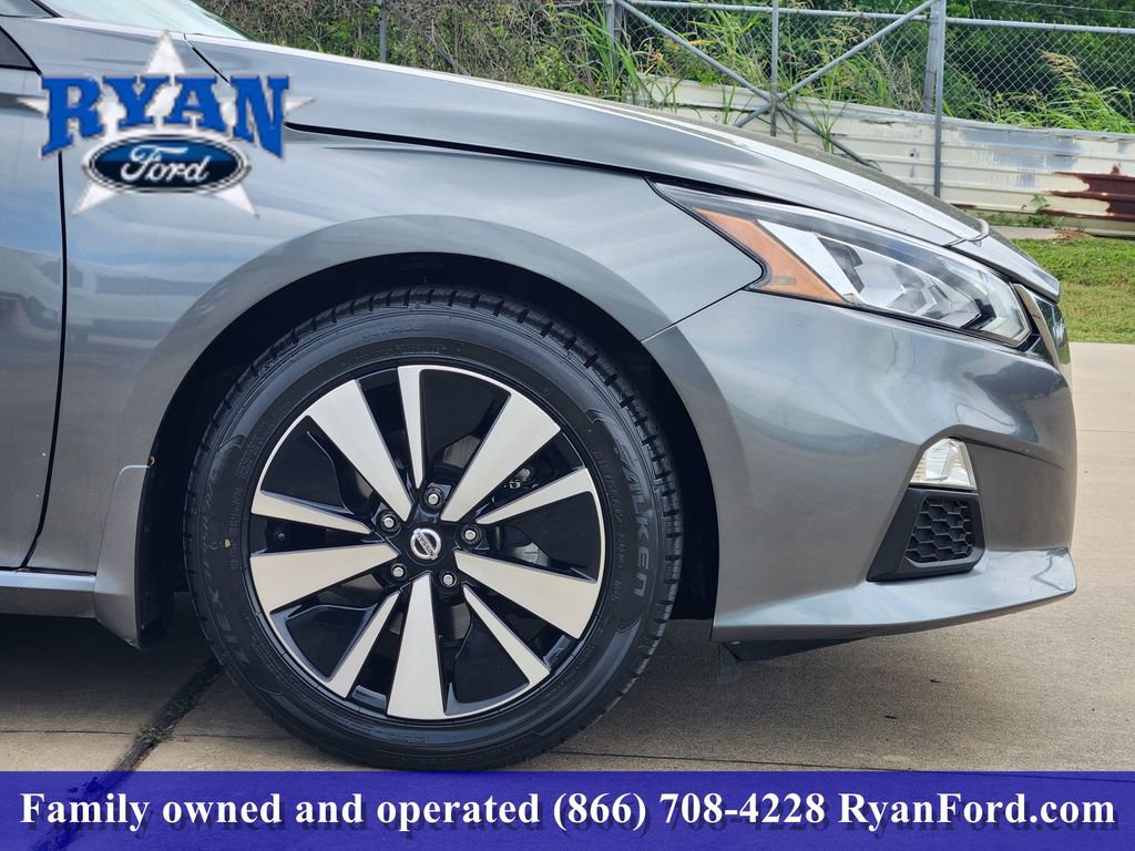 Used 2022 Nissan Altima 2.5 SV w/ SV Premium Package FWD image 5