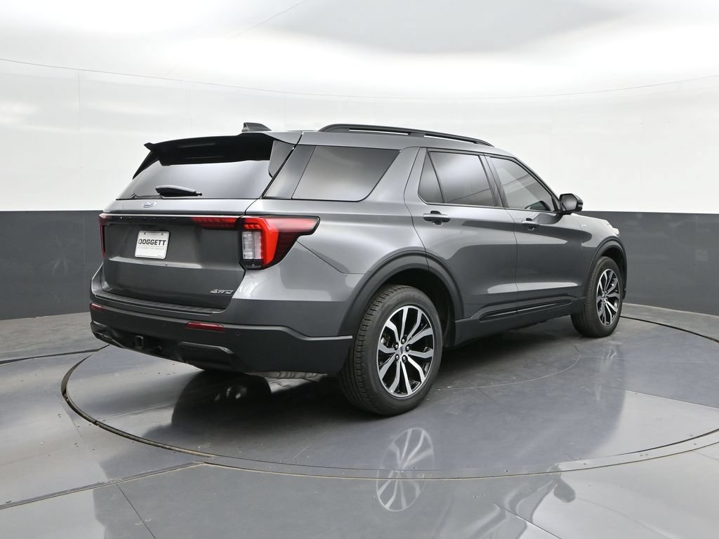 Certified 2025 Ford Explorer ST-Line AWD/4WD image 11