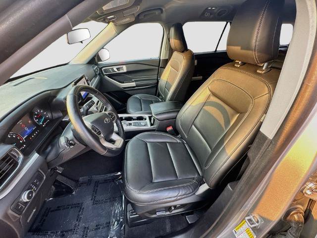 Certified 2022 Ford Explorer XLT w/ Equipment Group 202A AWD/4WD image 17