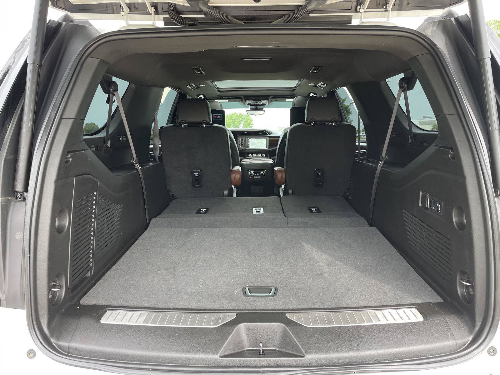 Used 2024 GMC Yukon XL Denali Ultimate AWD/4WD image 46