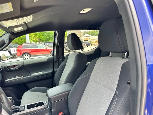 Used 2022 Toyota Tacoma TRD Sport AWD/4WD image 32