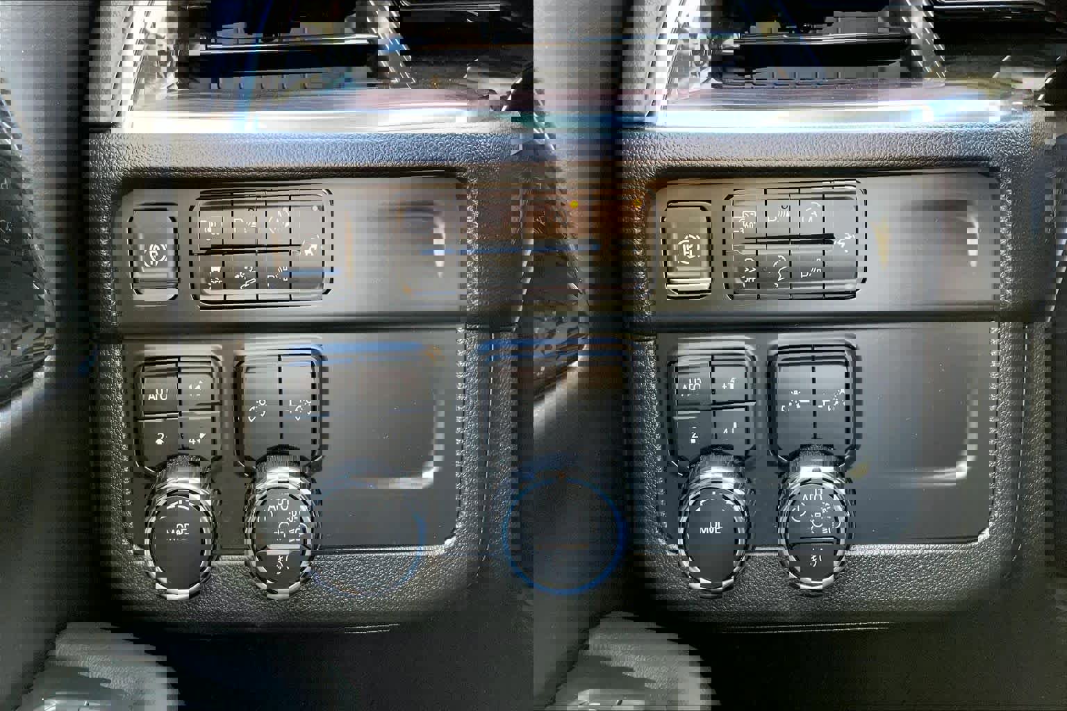 Used 2025 Chevrolet Tahoe Z71 image 36