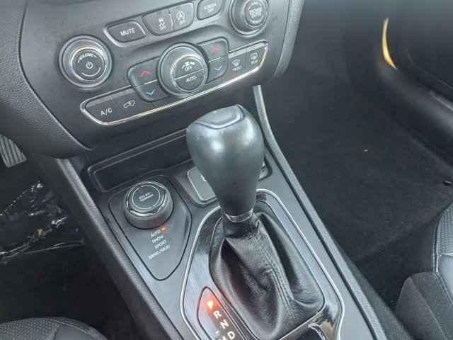 Used 2021 Jeep Cherokee Limited w/ Elite Package image 27