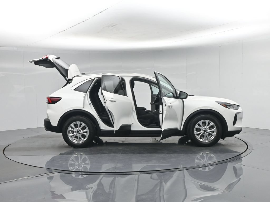 Certified 2023 Ford Escape Active w/ Tech Pack #2 FWD image 5