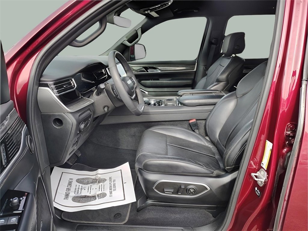 Used 2022 Jeep Wagoneer Series III w/ Flexible Seating Group image 13