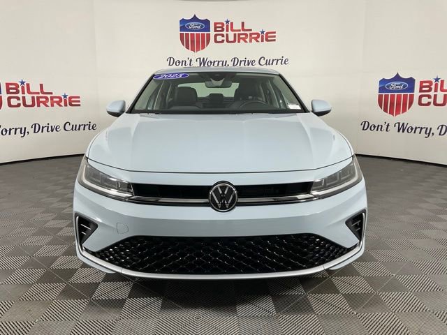 Used 2025 Volkswagen Jetta SE image 8