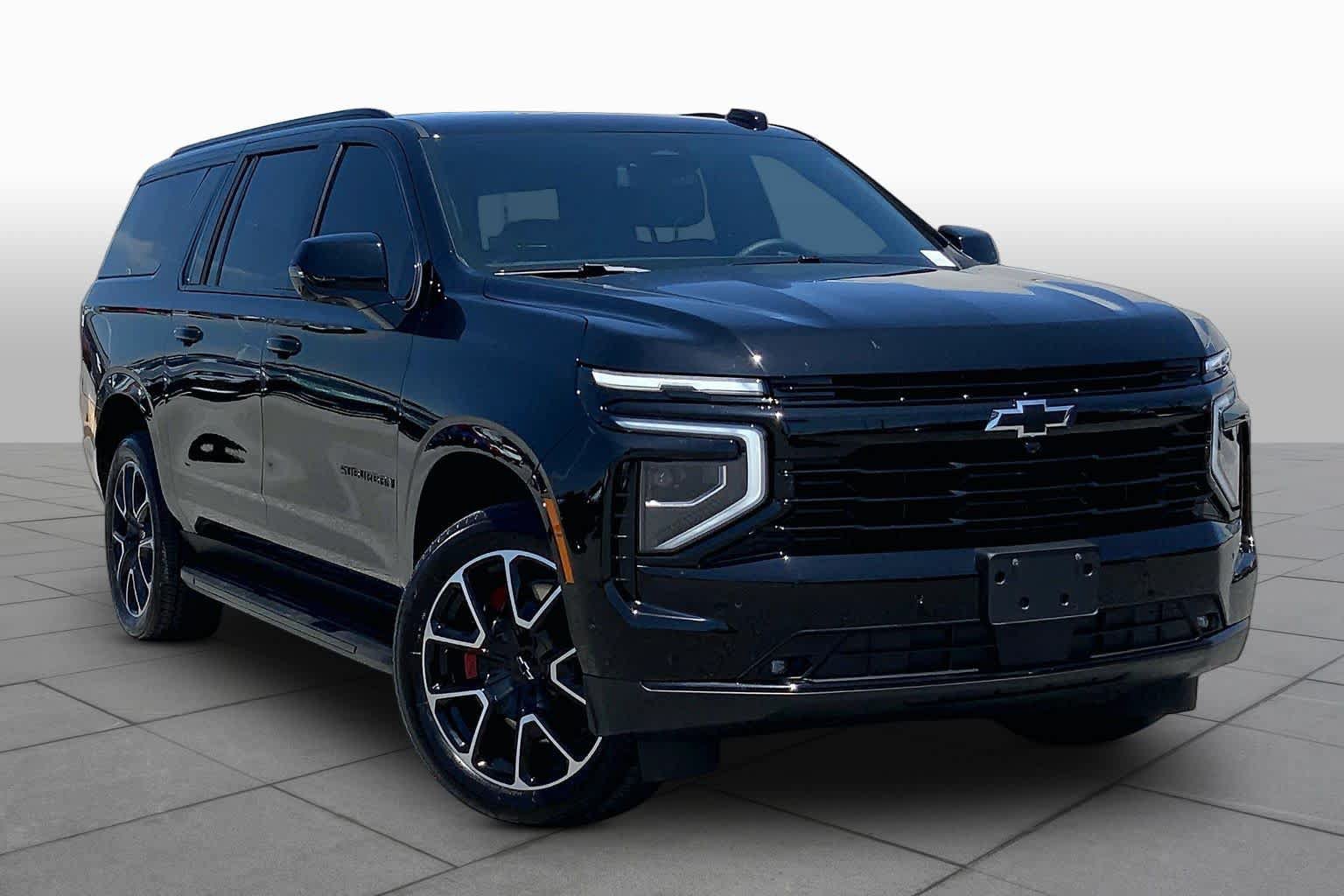 Used 2025 Chevrolet Suburban RST w/ Comfort Package AWD/4WD image 3